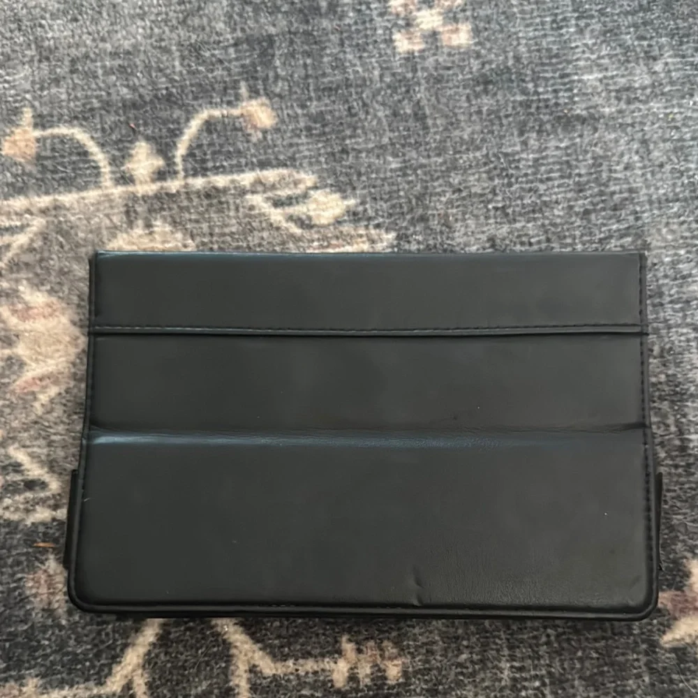 Black M-Edge Tablet Case